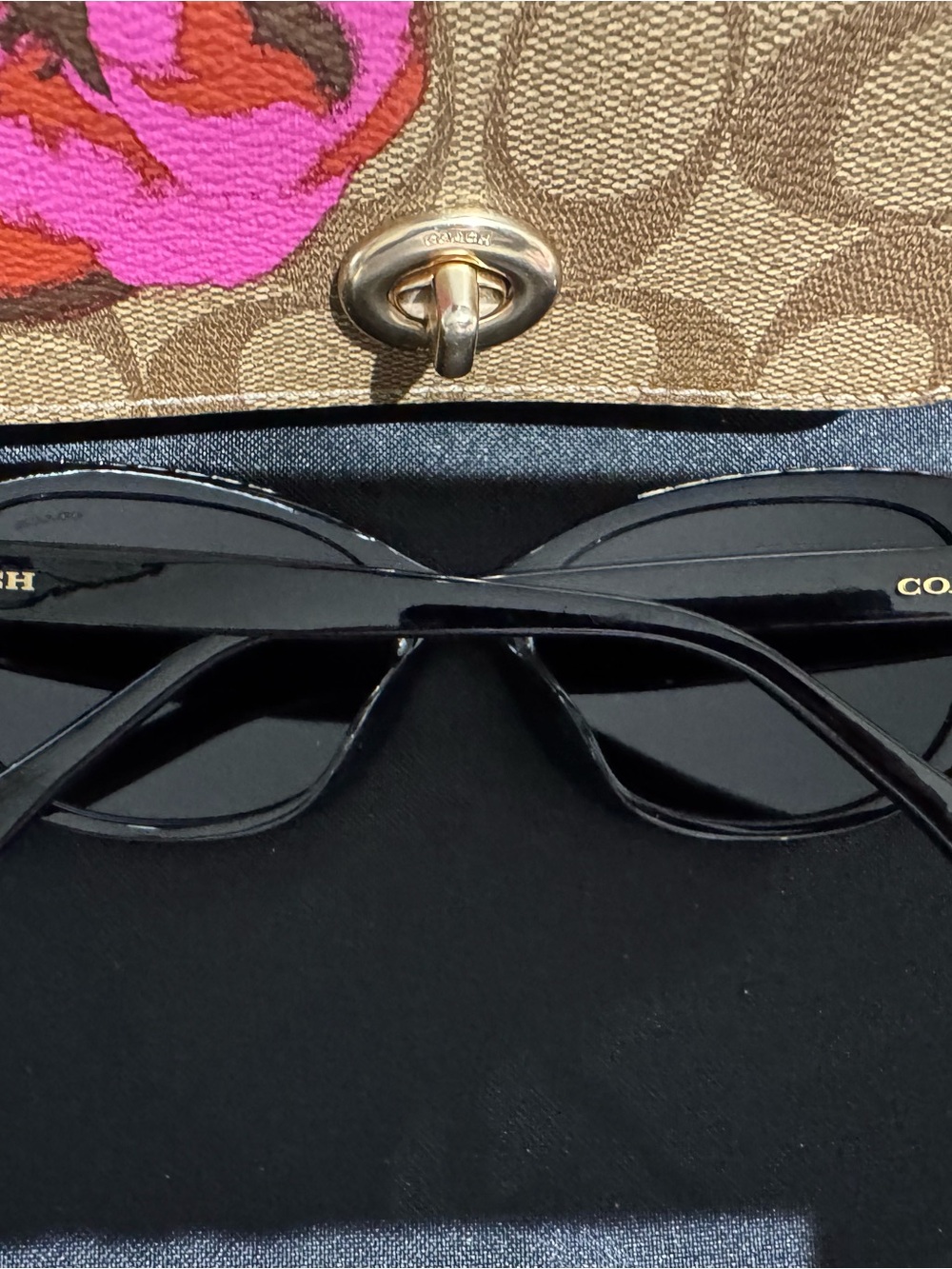 RARE Coach HC8295U Sunglasses + Matching Floral Signature Case Set 🌹 - Picture 4 of 11